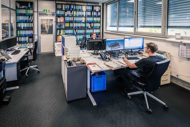 WECUBEX Service